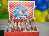 caixa galinha pintadinha com 30 bisnagas cheia