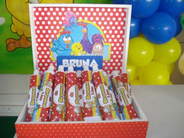 caixa galinha pintadinha com 30 bisnagas cheia